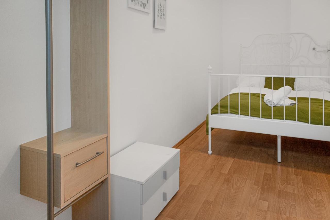 Elegant 2br - Near Bahnhof Meidling Apartment Vienna